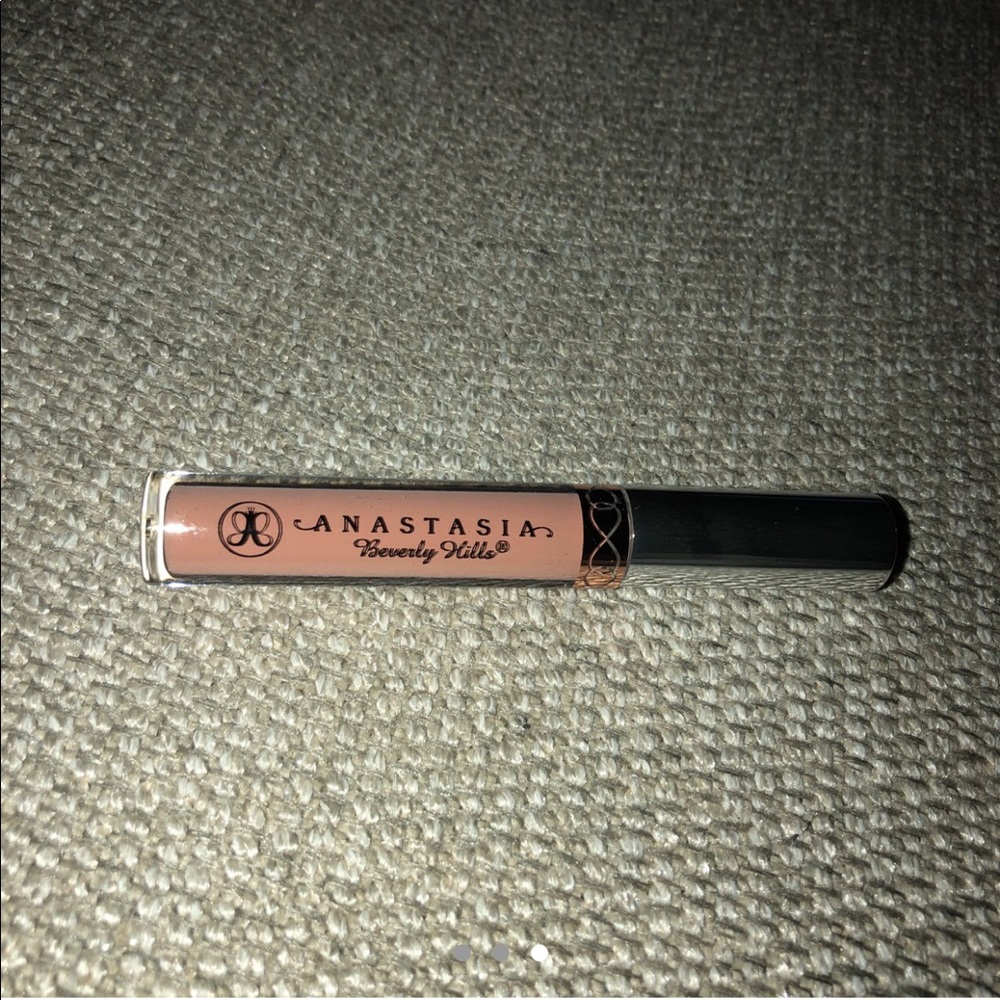 Liquid lipstick